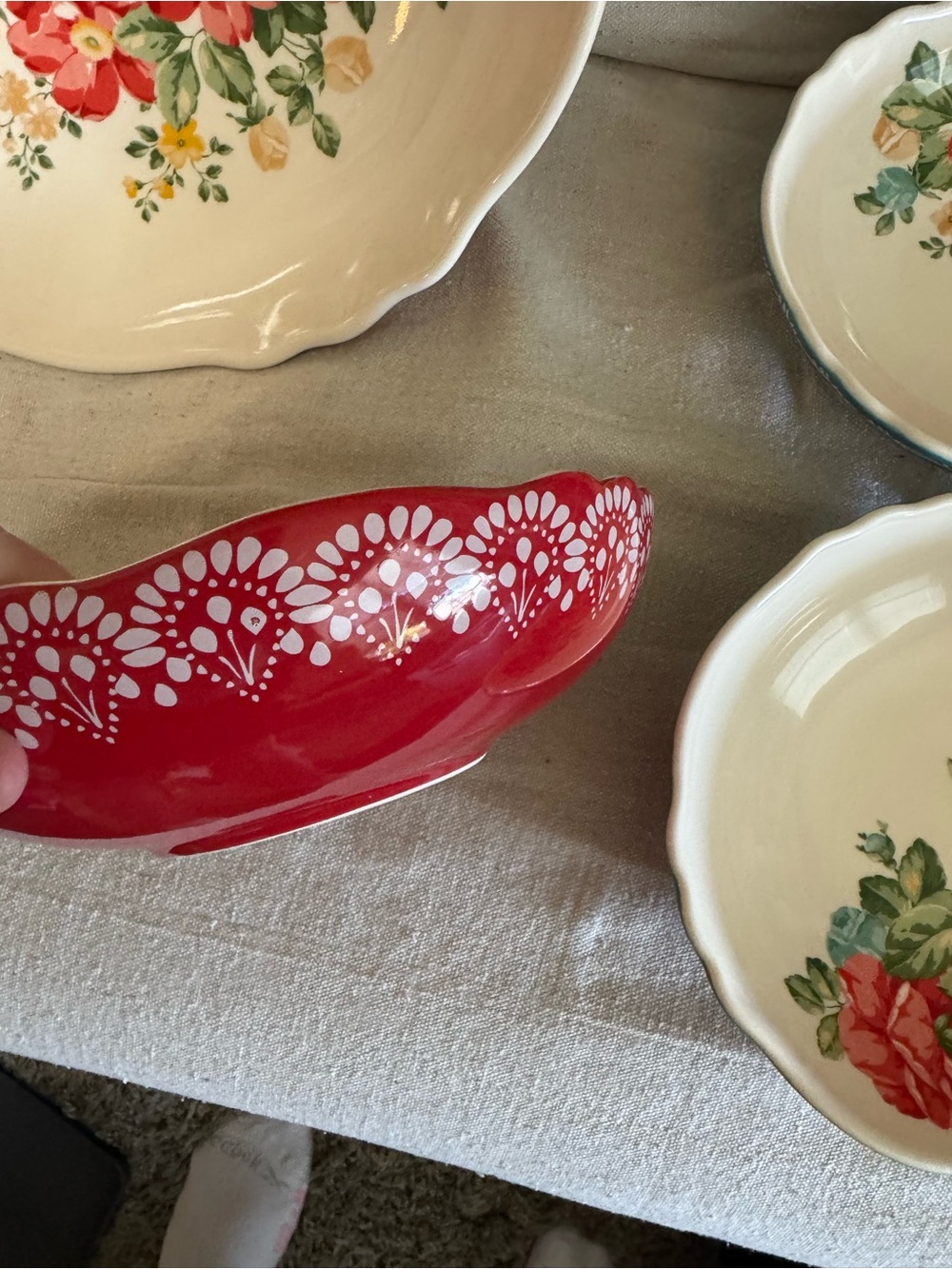 The Pioneer Woman Vintage Floral 5-Piece Pasta Bowl Set - Picture 4 of 9